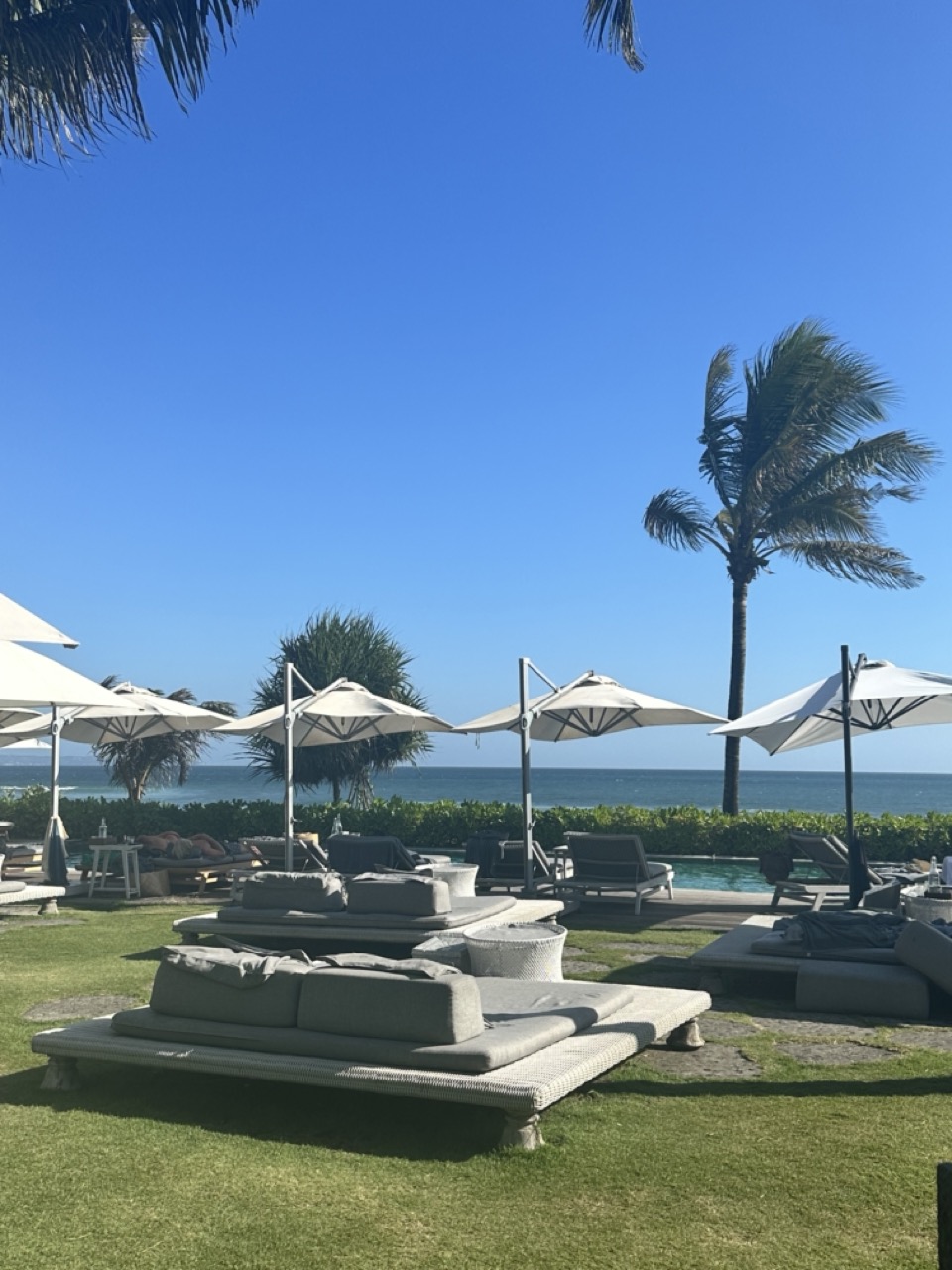 COMO Uma Canggu Beach Club daybeds