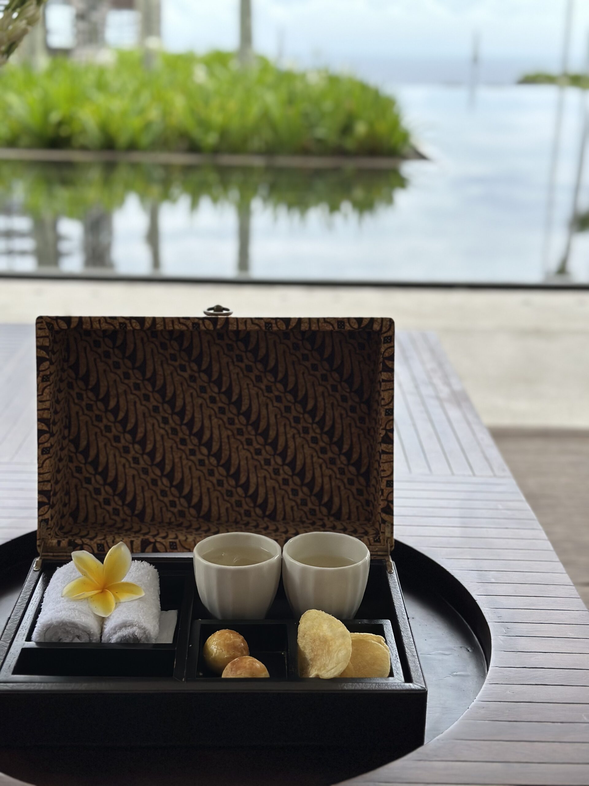 Complimentary refreshments.